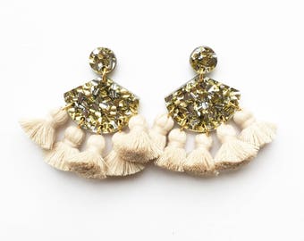5 TASSEL earrings. Gold and silver glitter acrylic, beige tassels.