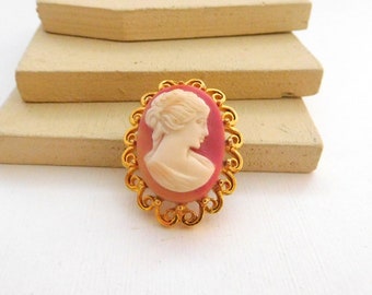 Vintage Pink White Carved Cameo Victorian Style Brooch Pin O31