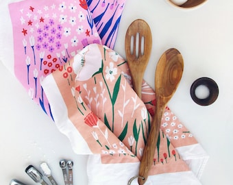Poppy Floral Tea Towel - Coral / Pink