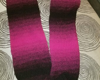 Seed Stitch Scarf – Dark Pink
