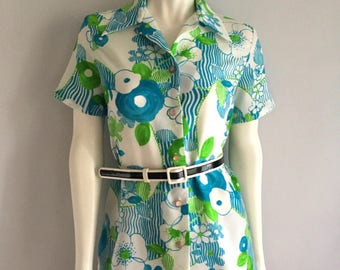 Vintage Women's 70's Floral Blouse, White, Polyester, Short Sleeve by Lanie J (M)