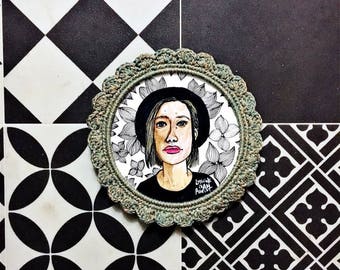 Frame hook figure wearing woman with Hat