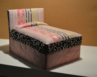 Miniature bed
