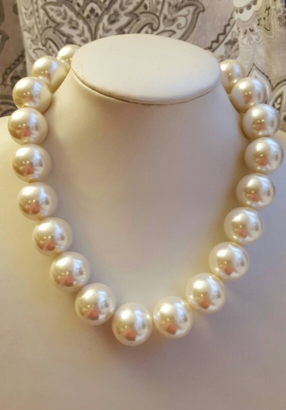 Extra large pearl necklacepearl statement necklace pearl