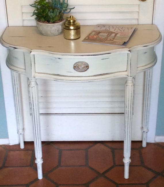 title | Foyer Table White
title | Foyer Table White