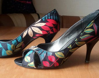 Vintage Multi-colored Open Toe Textile Pumps Size 5 Shoes/Heels
