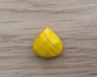 Drop 17 mm yellow Czech glass