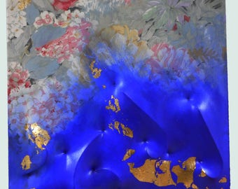L. Rossanigo-vibrations-gold leaf on blue on printed canvas everted-cm. 50x50x5-on table and without frame