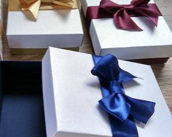 Bridesmaid gift box, wedding favor box, gift box with lids, Packaging box, Gift box, gold, navy box, burgundy box. Jewelry Packaging Boxes
