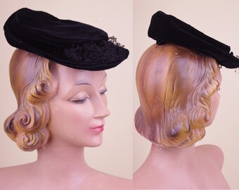 Vintage Black Velvet 30/40s Tilt Hat unqiue model