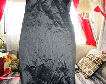 1960s Basic Black slip