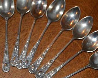Set of 8 Spoons epns vintage pretty tea spoons