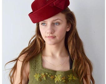 Vintage 1940s Pill Box Hat, 1940s Hat, Pill Box Hat, Red 1940s Hat, Red Hat, Ladies Hat, Vintage Hat