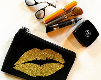 Cosmetic Pouch/Make-Up Bag with a KISS