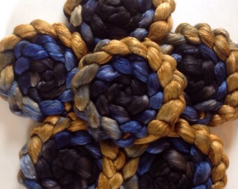 Hand Dyed gradient roving 3ozs polwarth mulberry silk 70/30 Teady to ship