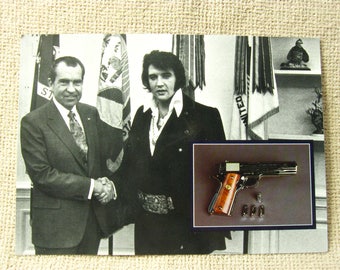 7 x 5 Postcard Elvis Presley and President Richard Nixon at White House 1993