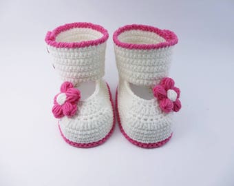 Crochet baby booties Flower Baby shoes Baby boots Newborn baby gift, Baby crochet booties, Baby girl gift, Baby girl boots, New baby girl