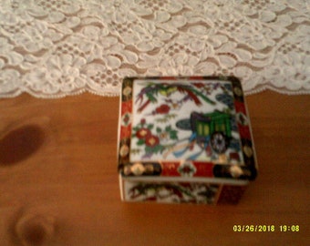 Famous Imary Porcelain Trinket Box