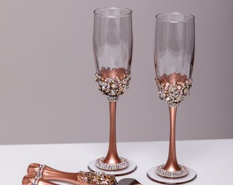 ROSE GOLD Wedding glasses and Cake Server Set cake knife rose gold bride and groom wedding toasting flutes wedding flutes cake set, set of 4