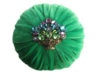 4" Kelly Green Emery Pincushion | Keep your needles clean and sharp