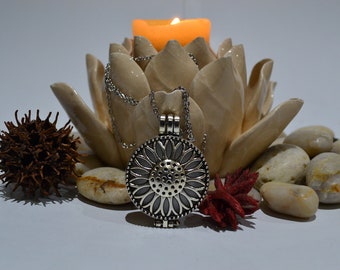 Essential Oil Diffuser Locket - Aromatherapy Necklace - Handmade Jewelry