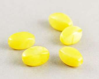 Yellow Vintage Beads, Glass Beads, 10mm Barrel Beads, Five
