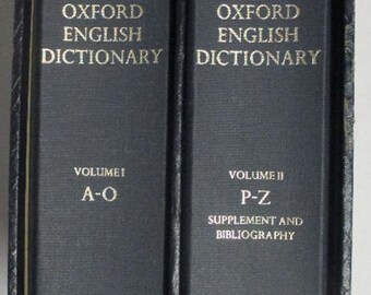 Vintage (1971) Oxford University Press hardcover Compact Edition of the Oxford English Dictionary in case with drawer and magnifier.