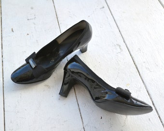 1960s Red Cross Black Patent Heels, Size 7AA