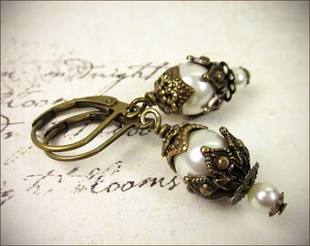 Cream Pearl Earrings, Tudor Jewelry, Medieval Renaissance Bridal Earrings, Renaissance Costume, Victorian Earrings, SCA, Rhiannon