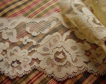 Vintage Ecru Chantilly Lace/one piece