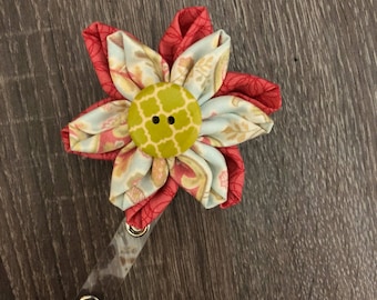 Double flower badge reel