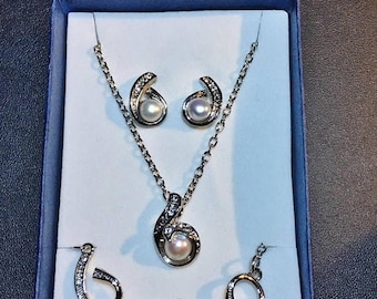 ON SALE - Vintage Hypo Allergenic Stainless Steel Cultured Pearl and Crystal Necklace, Earrings, and Bracelet Set
