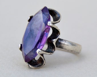 Vintage. Heavy Ring Beautiful Sterling Silver Chunky Purple Glass