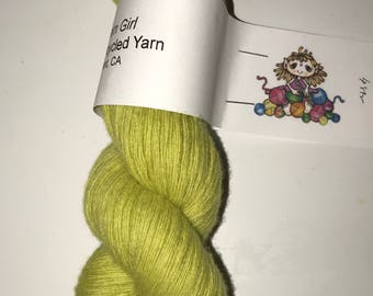 Charteuse wool/cashmere/nylon blend recycled yarn