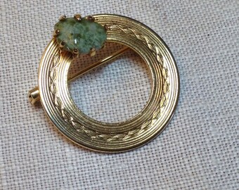 Vintage Circle Pin Brooch With Green Stone Gold Tone