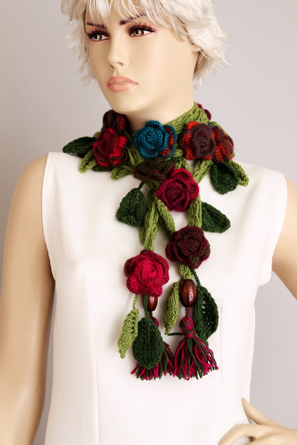 crochet lariat flower scarf