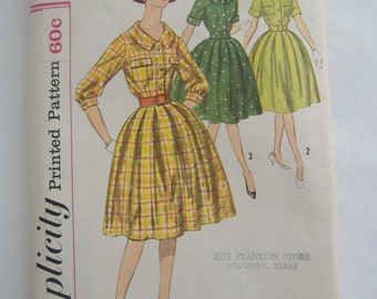Simplicity Pattern 3555, Misses' Dress, Size 12, Bust 32, Uncut