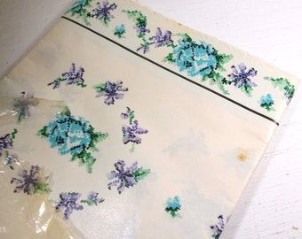 Vintage Shelf Liner Paper, Roylies, Kitchen Decor, Decorative Paper, Retro, Plastic, Flowers, Blue, Purple, Upcycle, Paper Projects (702-15