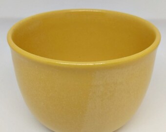 HALLS Yellow Casserole Dish 8 | Vintage Ribbed Soufflé Bowl With Gold