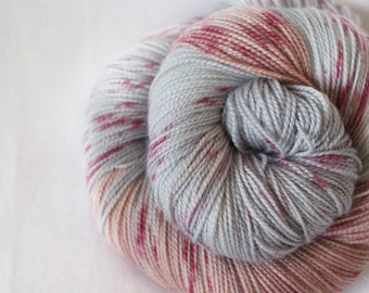 Snuggle - Gosling - 80/10/10 superwash merino/ cashmere/ nylon sock yarn