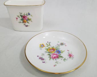 Vtg Minton Marlow Cigarette Holder and Ashtray with Gold Trim Bone China - Made in England