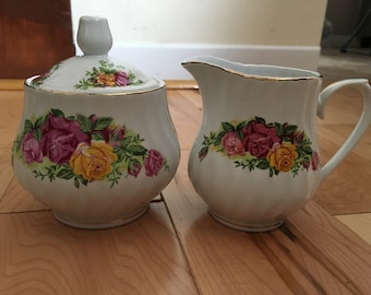 Vintage Sugar Bowl & Creamer Set