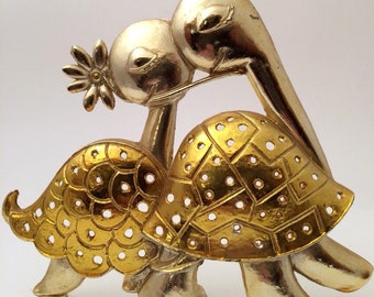 4.5" Retro Gold Toned Earring Holder Turtle Revere Mfg Vintage