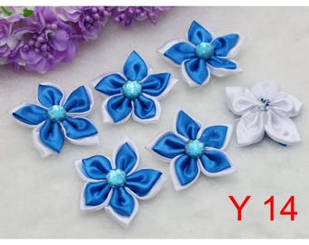 SET OF 5 FLOWER SATIN APPLIQUES HAS 5 PETALS