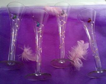 Painted champagne glasses / Hummingbird on glasses/painted birds