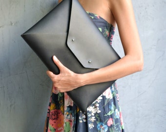 Black leather clutch / XL envelope clutch / Genuine Italian leather / Leather bag