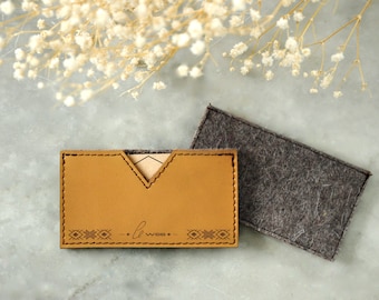 SALE! Leather Business Card Holder / Business Card Case with Engraved Etno Patterns. Handmade unique gift. Genuine Leather and Wool Felt