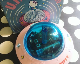 SALE : Kawaii vintage 1984 Hello Kitty Sanrio AM radio / made in Japan