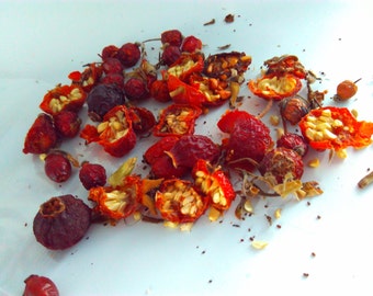 West Sussex wild rose hips 25g, 100g, Healthy, dehydrated, rabbit treat, guinea pig treat. No added Sugar, fat free, gift for pets, rabbit