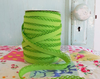 Lime Green Crochet Edge Double Fold Bias Tape (No. 38)